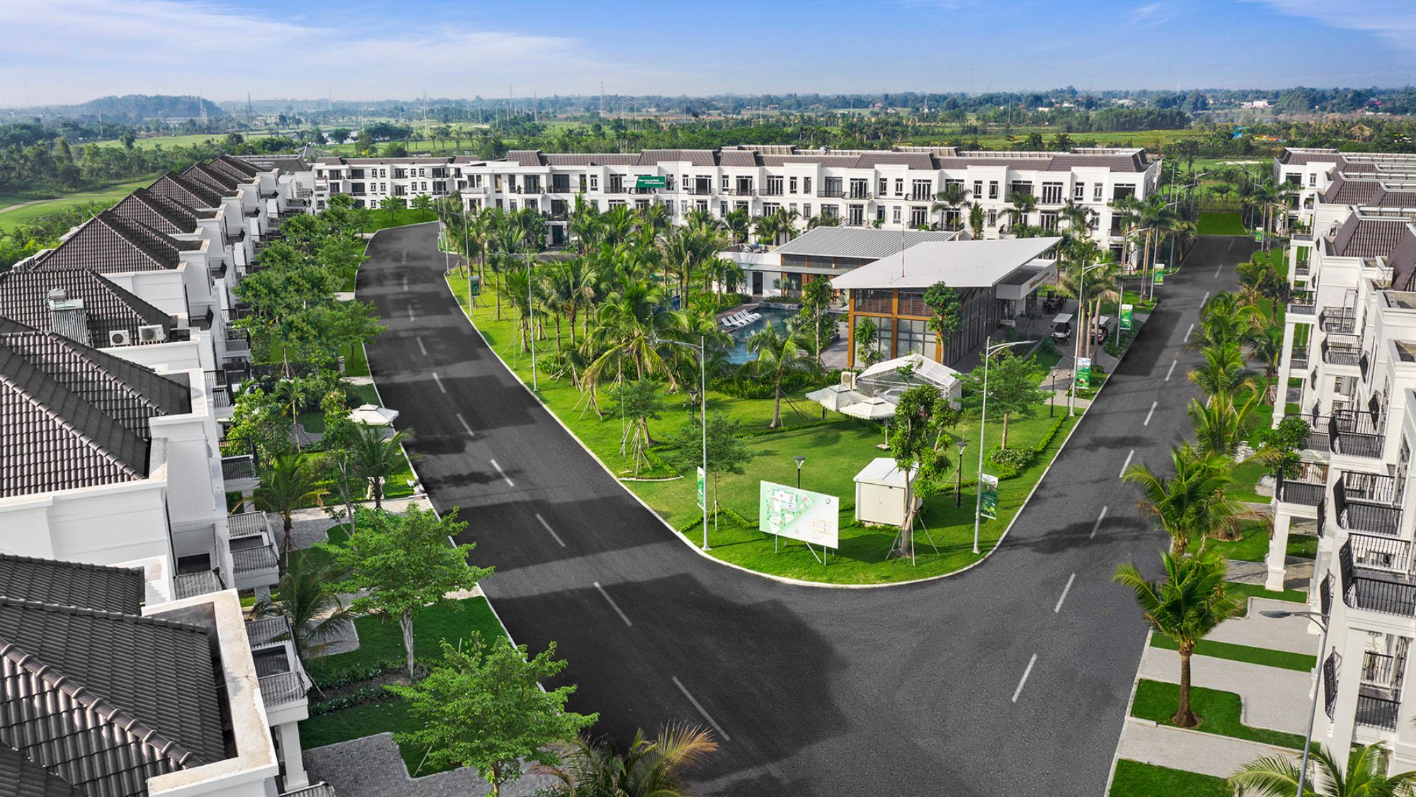 WEST LAKES GOLF & VILLAS