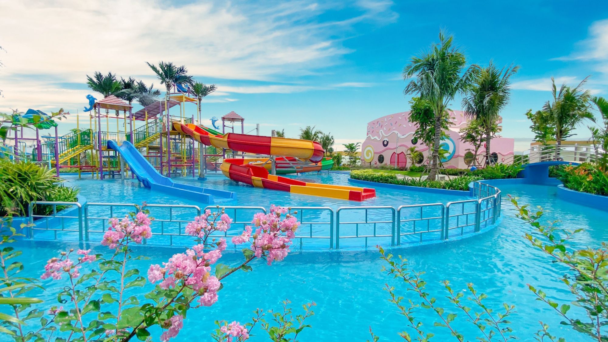 WEST LAKES GOLF & VILLAS